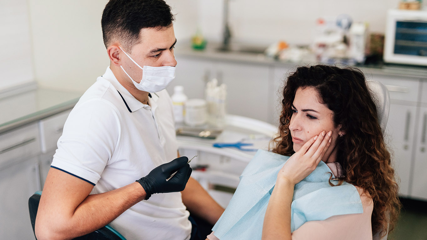 Teeth Sensitivity: Causes, Treatments, and Prevention Strategies